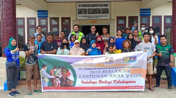 PT. Pamapersada Nusantara Santuni Anak Yatim dan Fakir Miskin di Kecamatan Damai Kubar